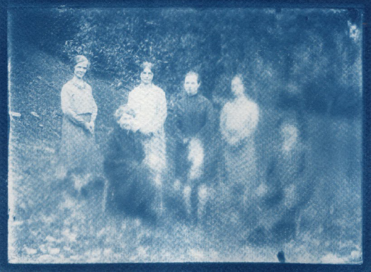 Cianotipo de la serie Fantasmas de La hija fea de Alien